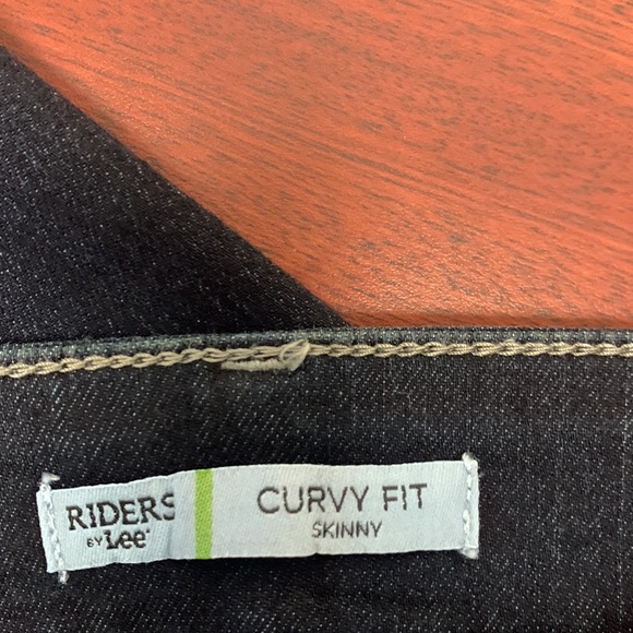 Lee Riders - Picture 6 of 7